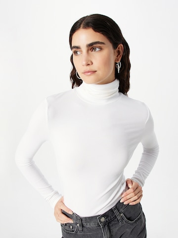 Calvin Klein - Camiseta en blanco: frente
