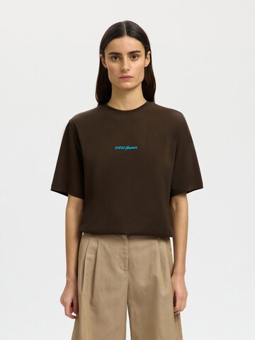 SELECTED - Camiseta 'Selected x Hotel Amour' en marrón: frente