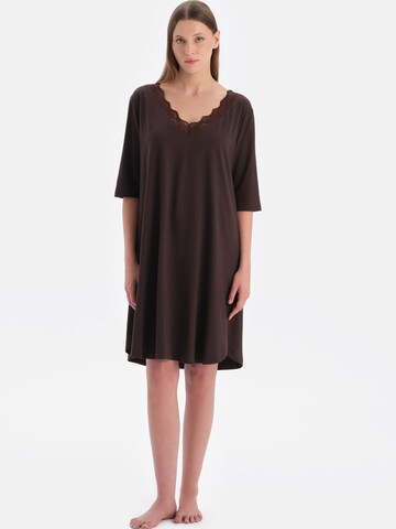 Dagi Natskjorte i brun: forside