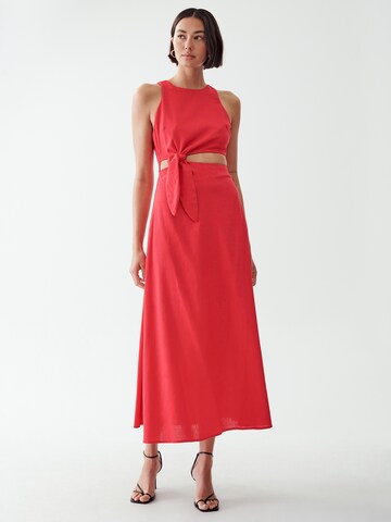 Calli Dress in Red: front