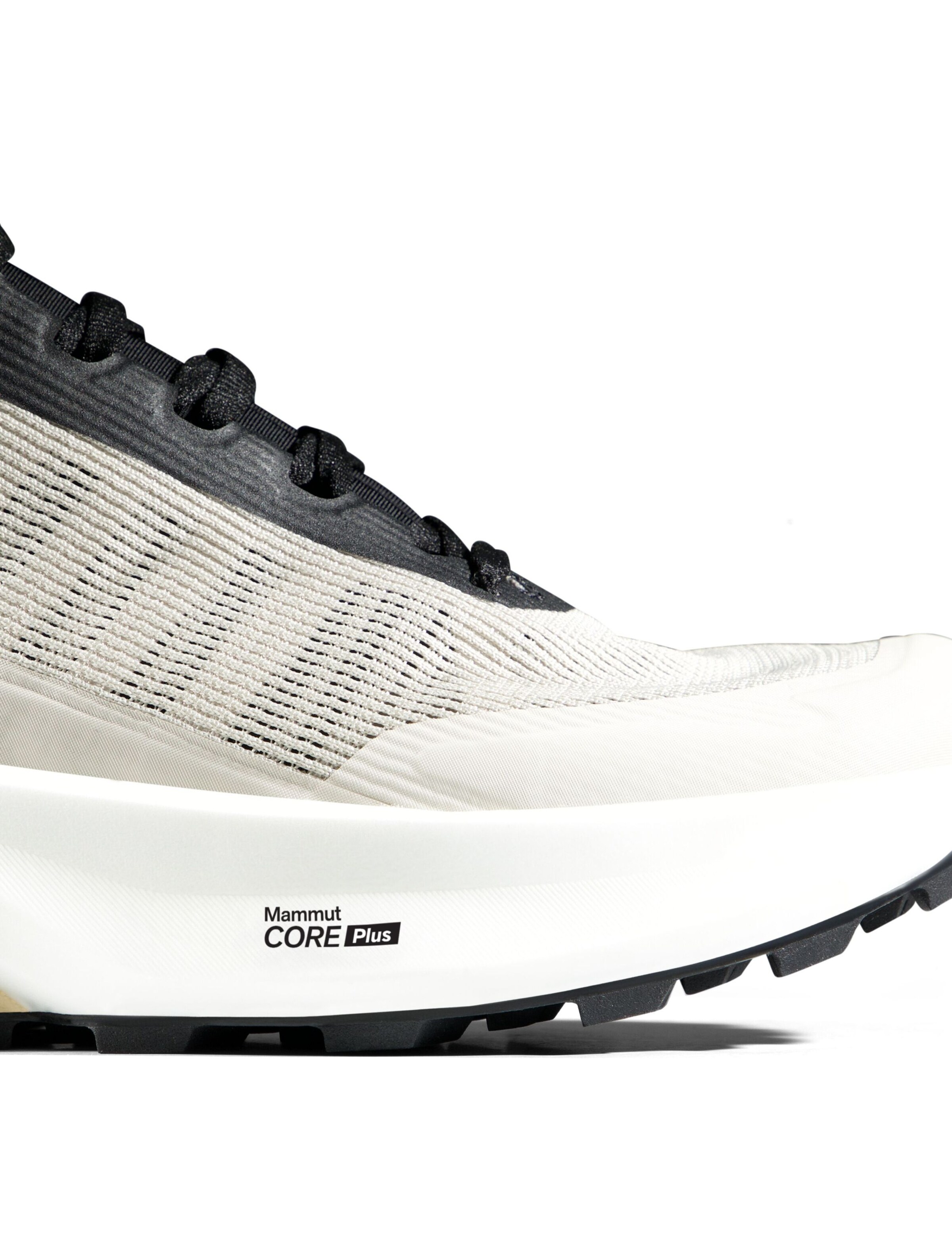 MAMMUT Flats in White