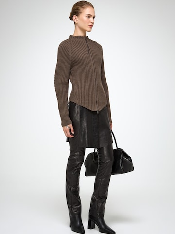 V S P Cardigan 'Dulcie' i brun