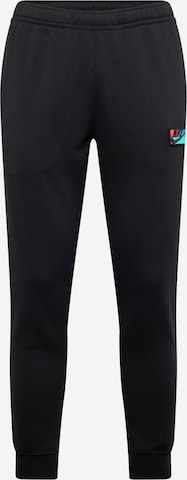 Effilé Pantalon 'CLUB' Nike Sportswear en noir : devant