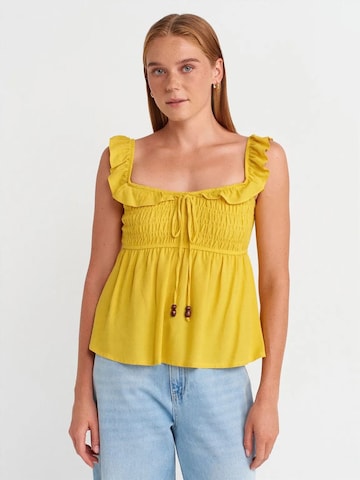 Dilvin - Top em amarelo: frente
