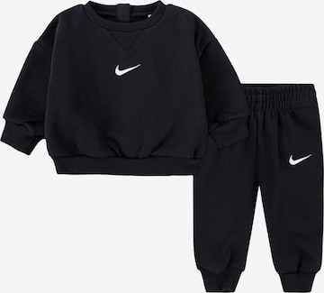 Nike Sportswear Trenirka za tek 'ESSENTIAL' | črna barva: sprednja stran