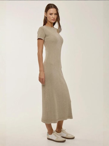 Hiccup - Vestido em bege