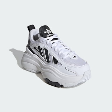 ADIDAS ORIGINALS Sneaker 'Ozgaia' in Weiß