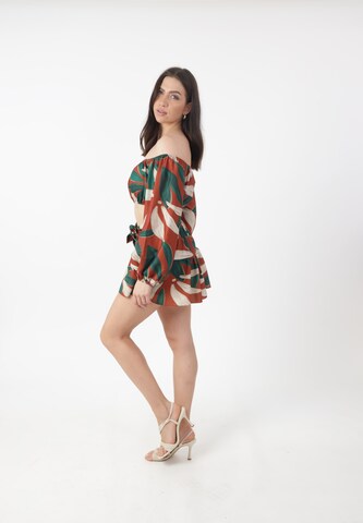 Elara Rok in Rood