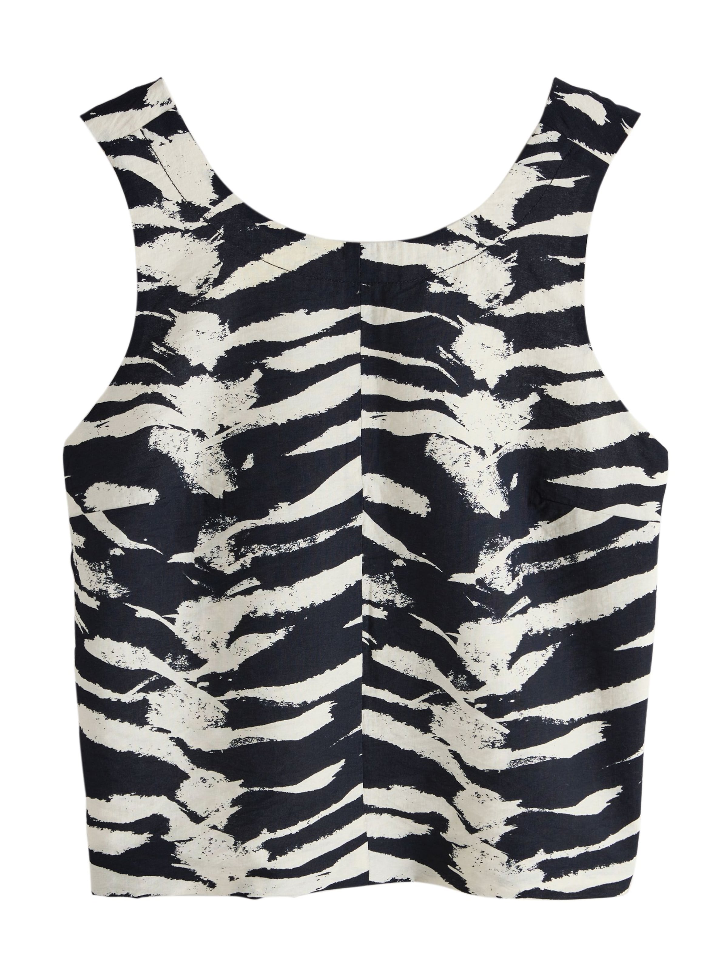 Next Топ в Черный: спереди