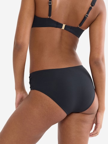 TRIUMPH Bikinibroek ' Red Label Palina Love by the Sea ' in Zwart