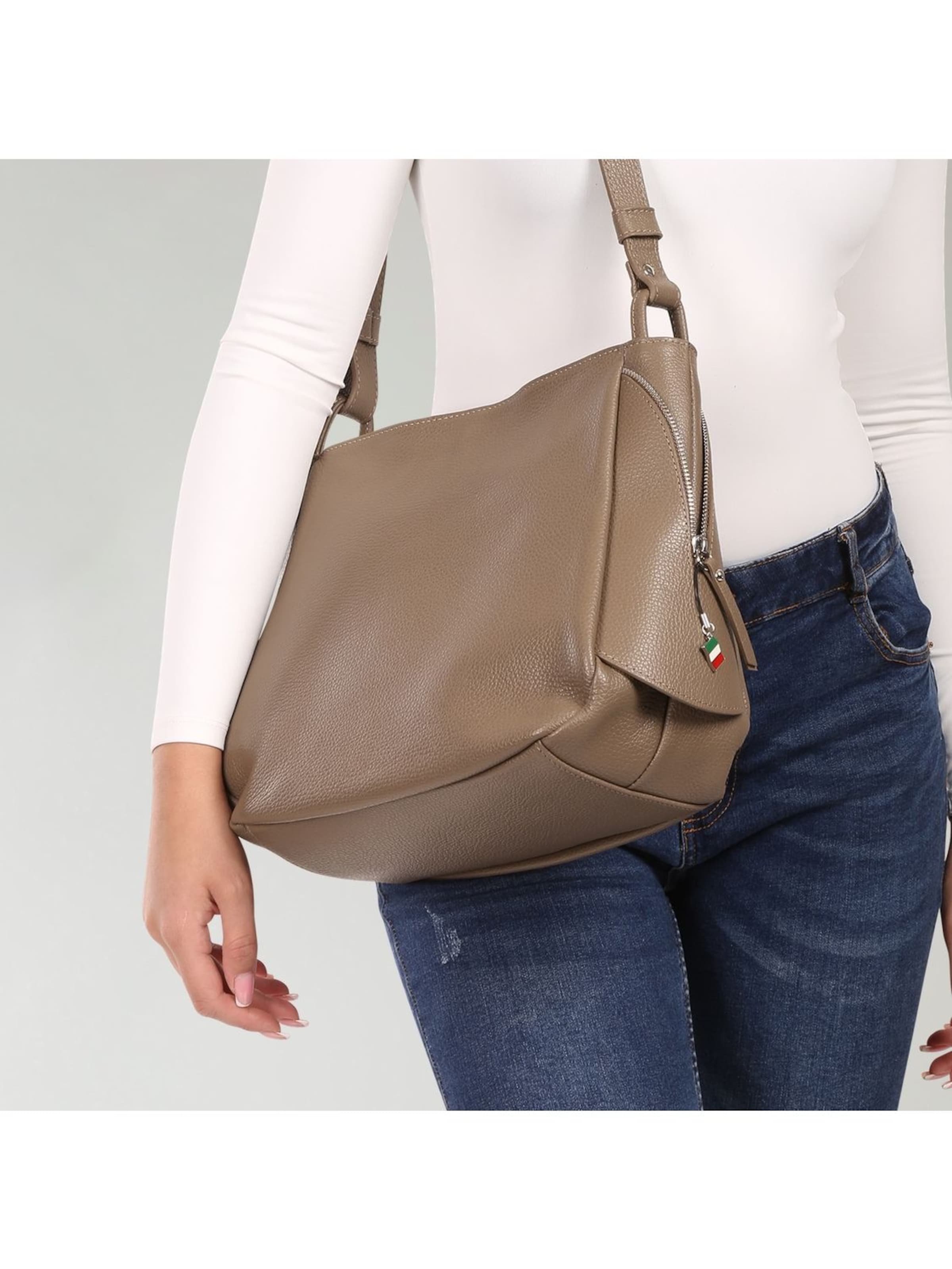 Florence Schoudertas in Beige