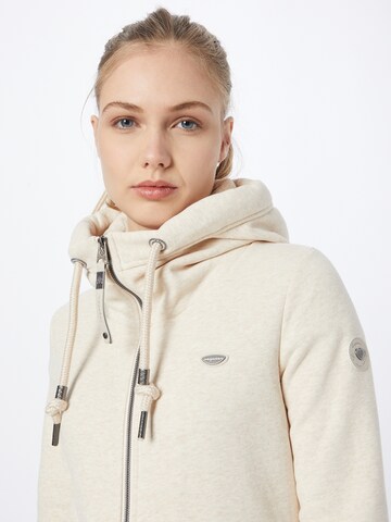 Veste de survêtement 'NESKA' Ragwear en beige