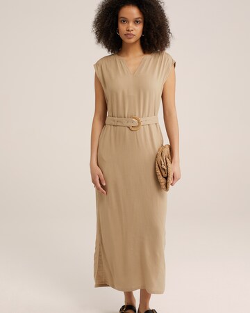 WE Fashion Φόρεμα σε μπεζ: μπροστά