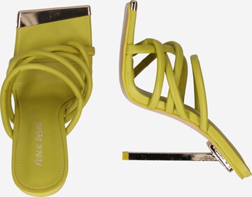 Flip-flops 'COINCIDENCE' de la Public Desire pe verde