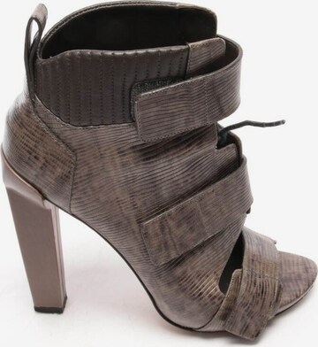 Alexander Wang Dress Boots in 38 in Grey: front