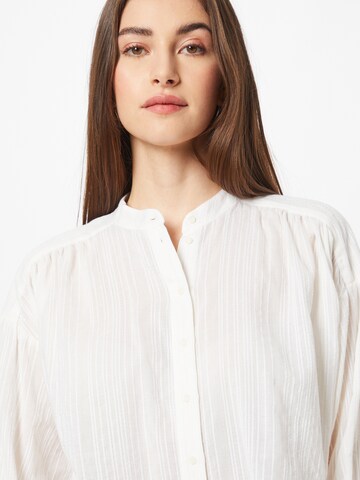 Brava Fabrics Blouse in Wit