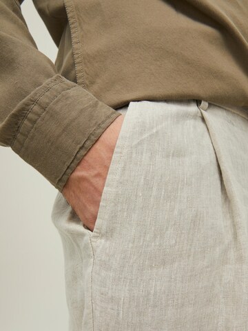 Tapered Pantaloni con pieghe 'Bill Theo' di JACK & JONES in beige