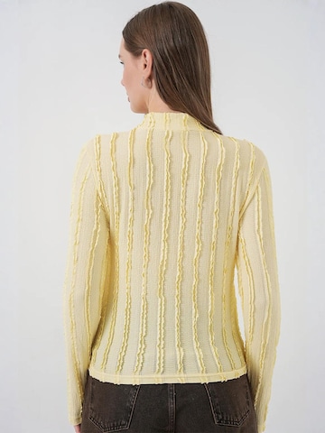 Bigdart Blouse in Yellow