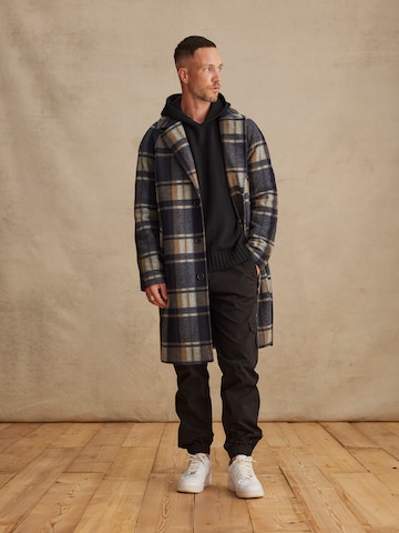 DAN FOX APPAREL Between-seasons coat 'Giovanni' in Beige