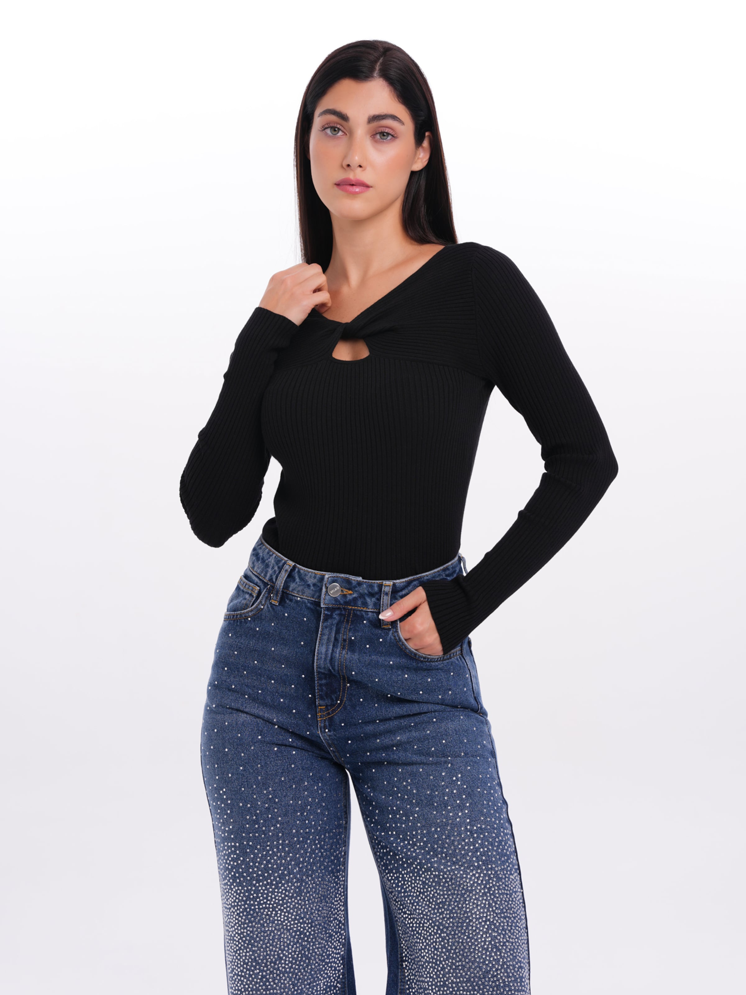 MYLAVIE by Sarah Harrison Тениска в черно: отпред