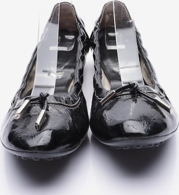 Tod's Flats & Loafers in 39 in Black