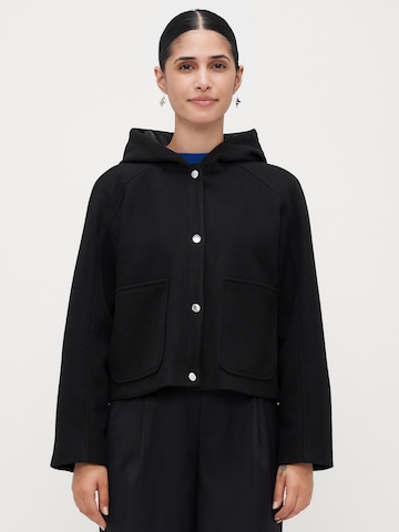 Vero Moda Petite Between-Season Jacket 'VMFORTUNEROME' in Black: front