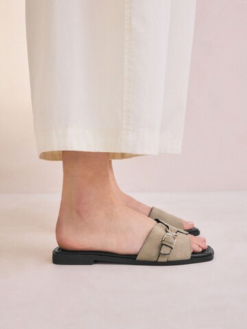 Mule Next en noir