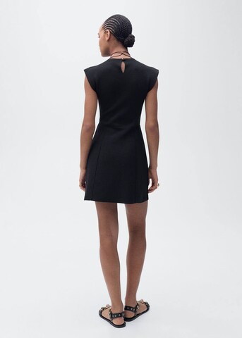 Rochie tricotat 'Domino' de la MANGO pe negru