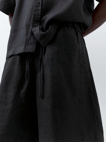 Pull&Bear Bő szár Nadrág - fekete