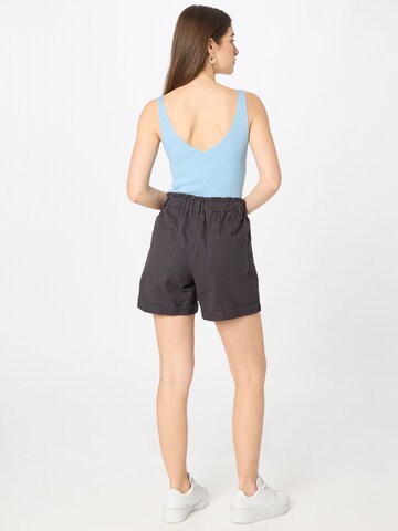 JDY Regular Shorts in Grau