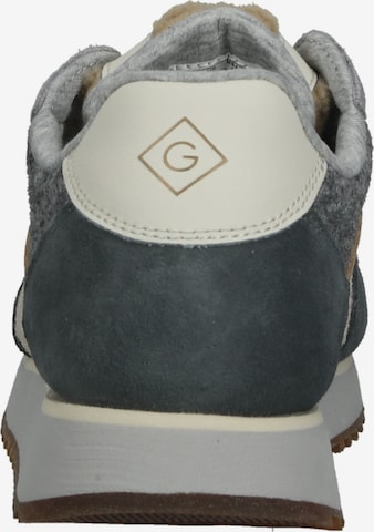 Baskets basses GANT en gris