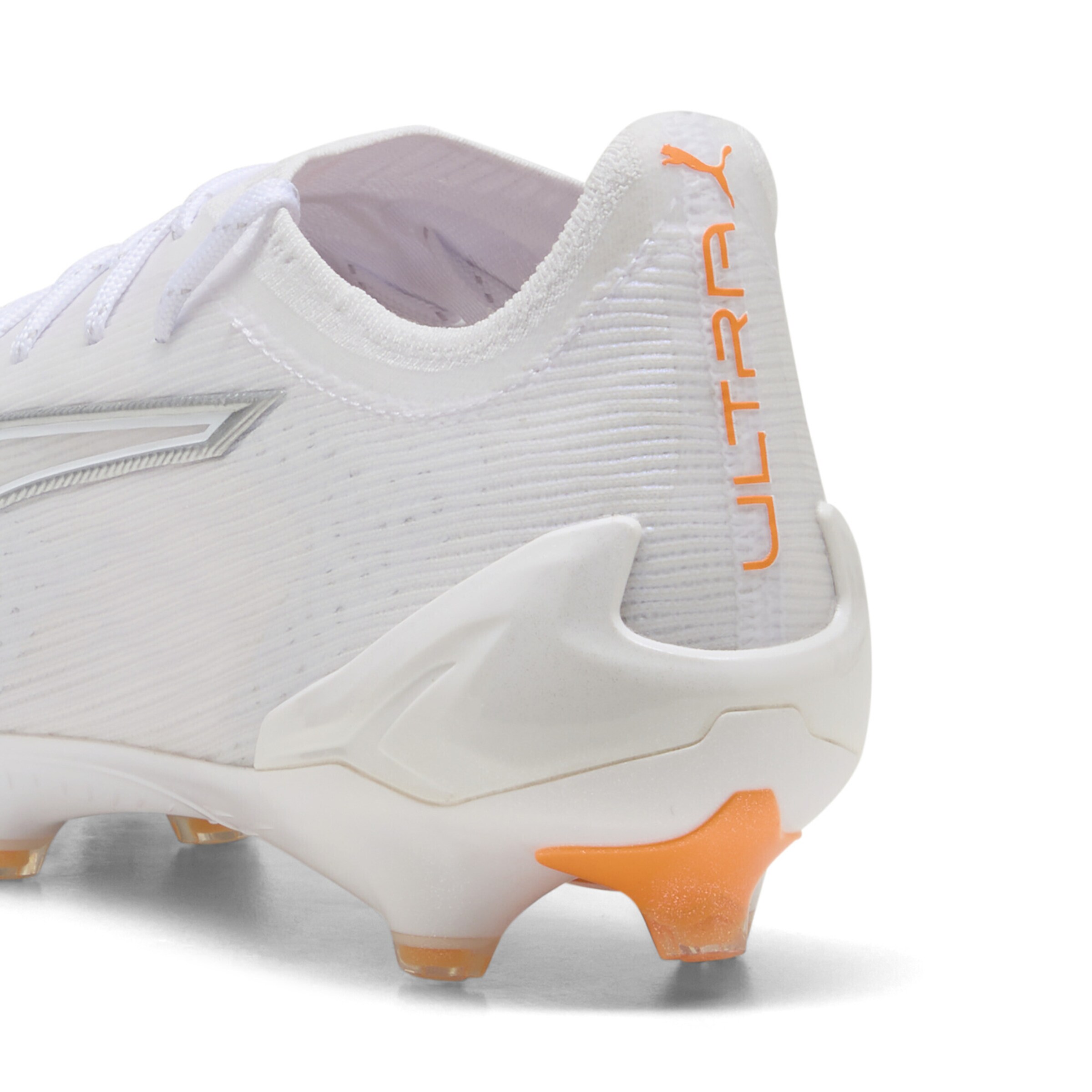 Chaussure de foot 'Ultra 6 Ultimate' PUMA en blanc