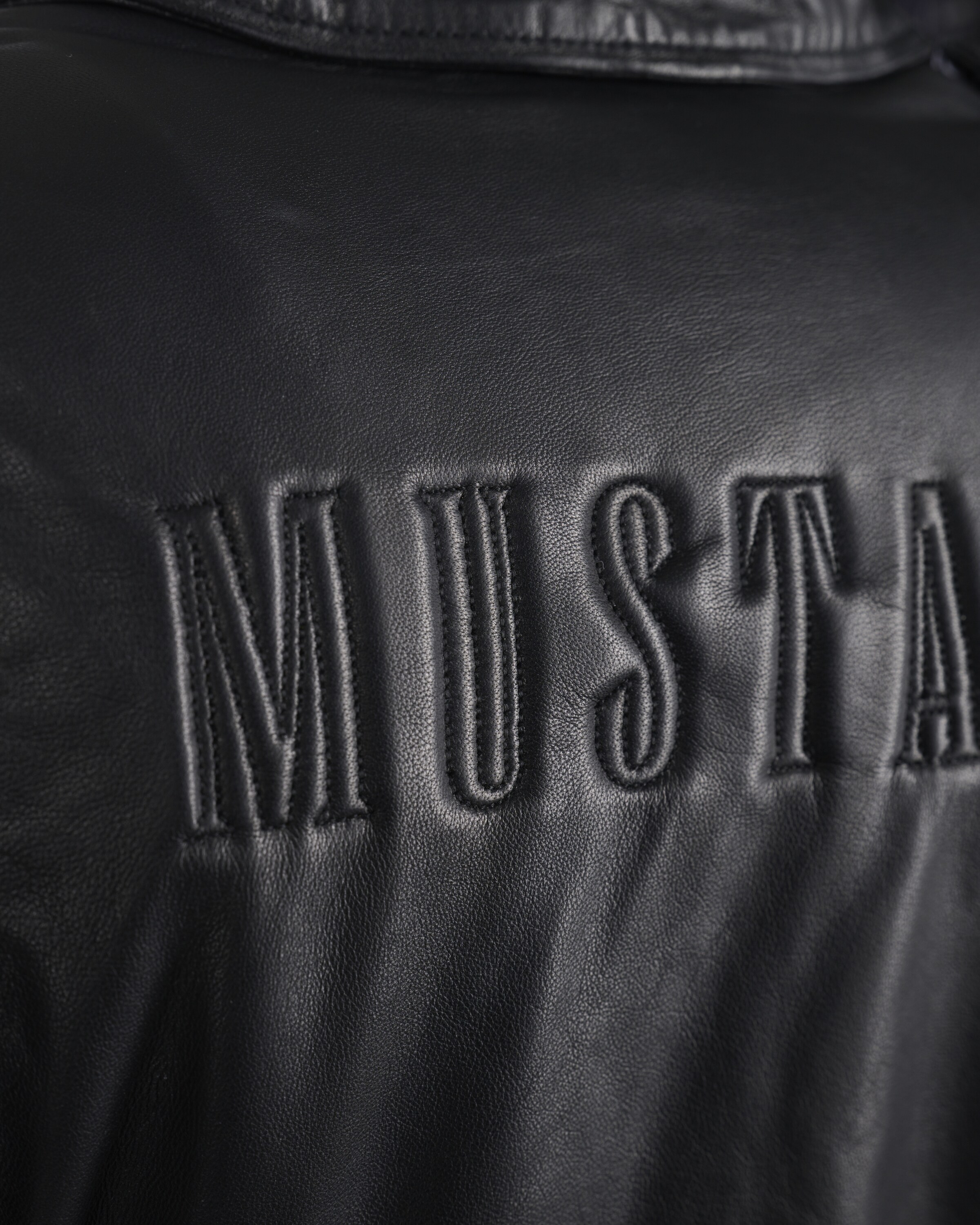 Veste mi-saison '31023143' MUSTANG en noir