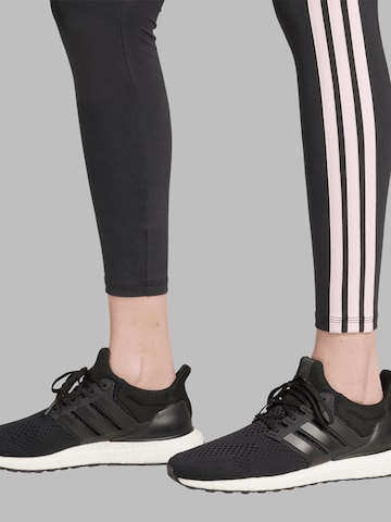 ADIDAS SPORTSWEAR Скинни Спортивные штаны 'Essentials' в Черный