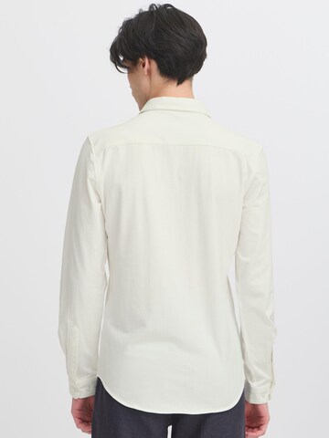 Casual Friday - Ajuste regular Camisa de negocios ' CFFOLKE ' en blanco