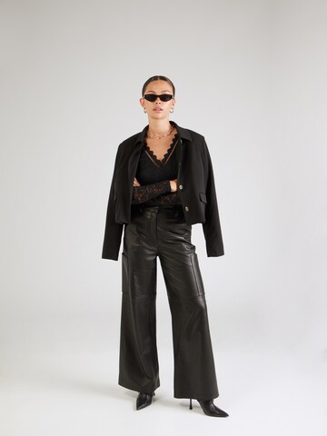 ABOUT YOU Shirt 'Marika' in Black