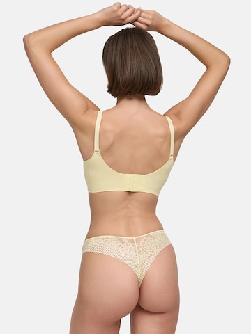 String 'Tanga mit Spitze' di cfab (formerly creamy fabrics) in giallo