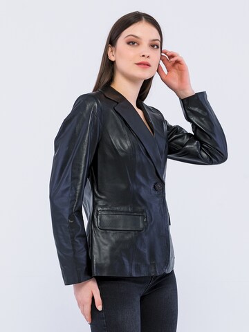 Basics and More Between-Season Jacket 'Kiersten' in Black