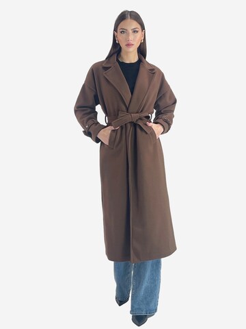 Elara Mantel in Braun