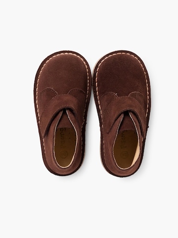 Pisamonas - Botas en marrón