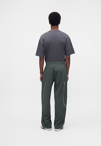 ADIDAS ORIGINALSLoosefit Hlače 'TEAMGEIST' - siva boja