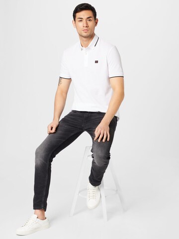 HUGO Red - Camiseta 'Deresino' en blanco