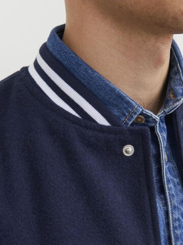 JACK & JONES Prehodna jakna 'ZAC' | modra barva