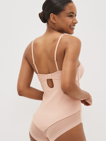 Body modellante di Lipsy in beige