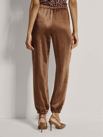 MADELEINE Tapered Hose in Braun