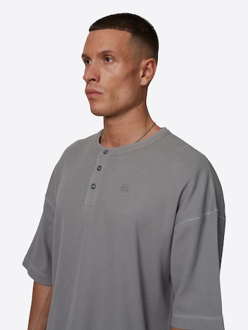 Good For Nothing Shirt 'Tee' in Grau