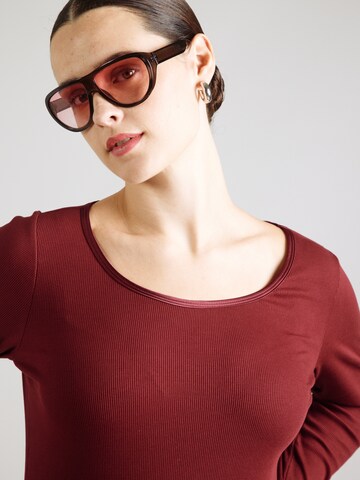 T-shirt 'CARRIBBI' ONLY Carmakoma en rouge