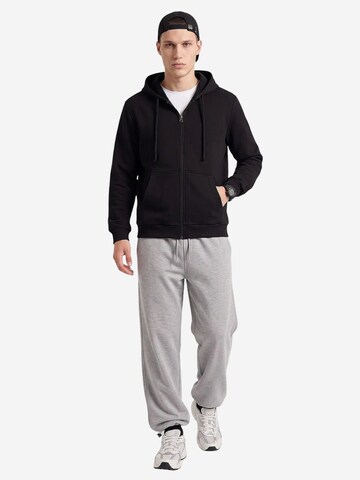 Tenue d'intérieur 'Dreiteiliges Set' Tommy Life en noir