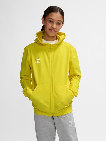 Hummel Sweatshirt in Yellow: front