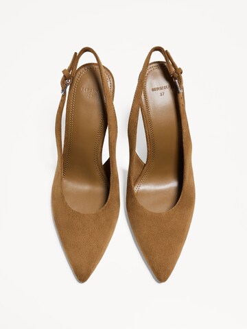 Escarpins à bride arrière Bershka en marron